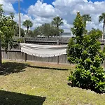 Cozy 3 Bedroom Home Close To Everything In Tampa!