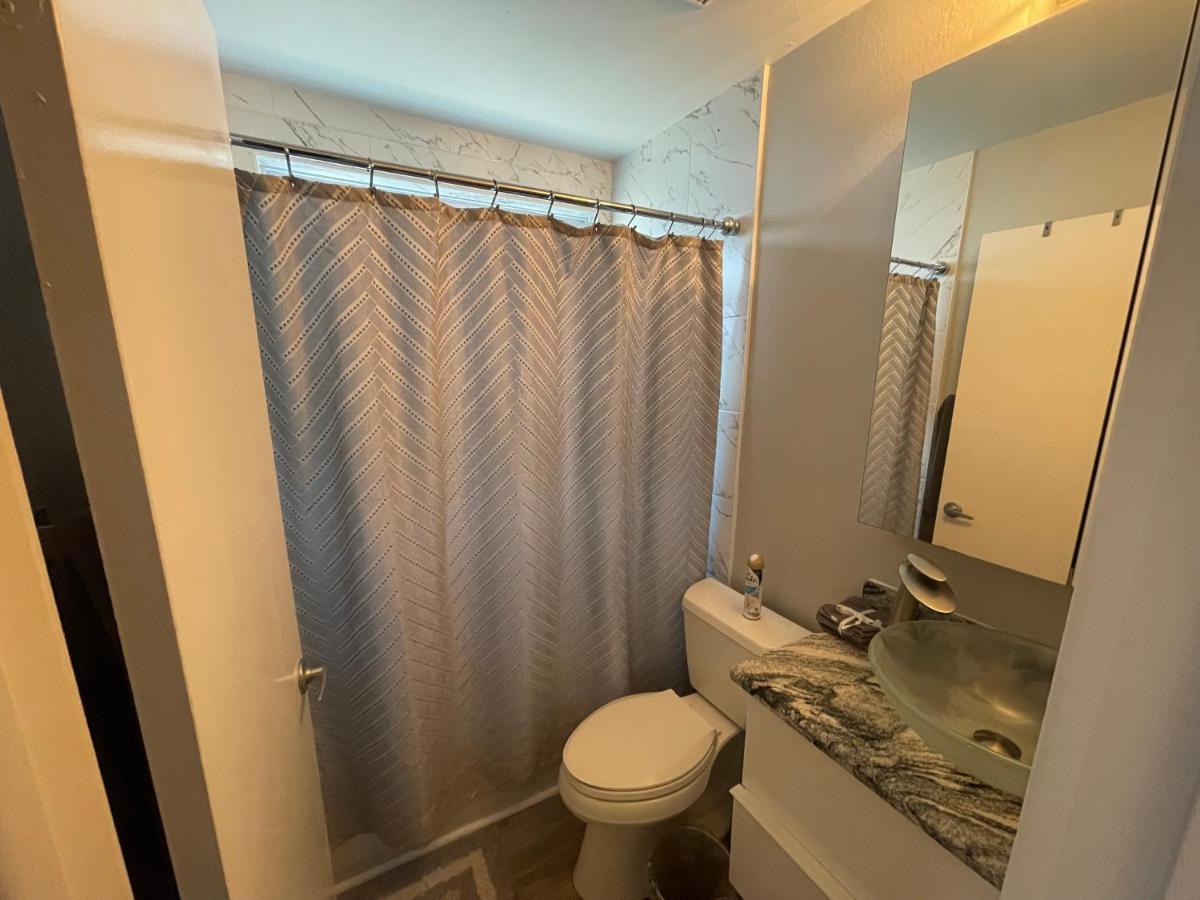Cozy 3 Bedroom Close To Everything In Tampa! * Tampa