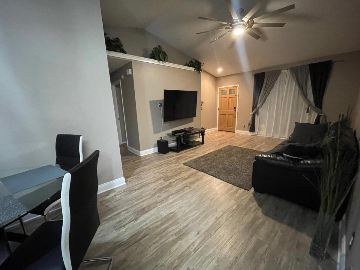 Cozy 3 Bedroom Close To Everything In Tampa! * Tampa