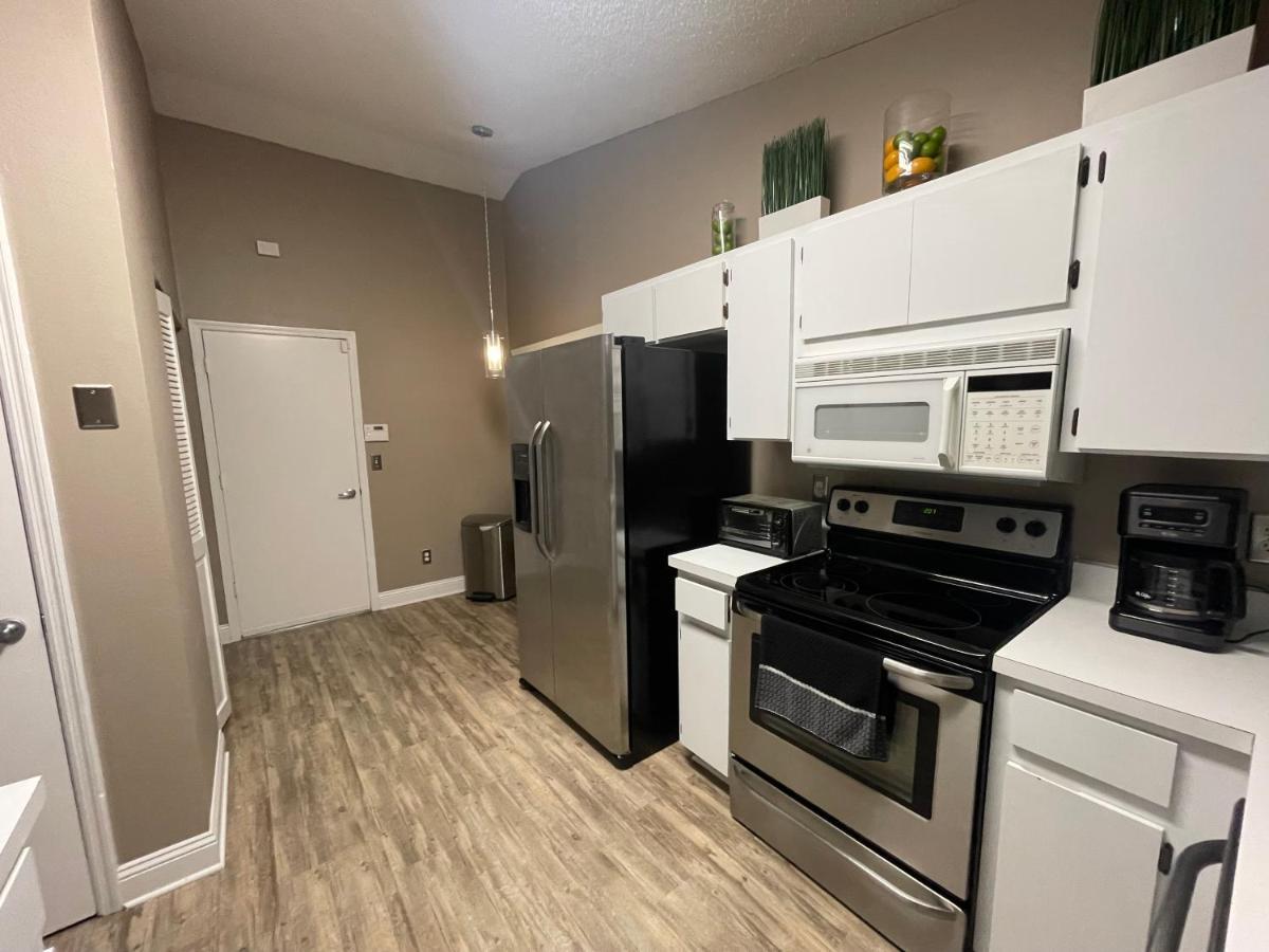 Cozy 3 Bedroom Close To Everything In Tampa! Holiday home *