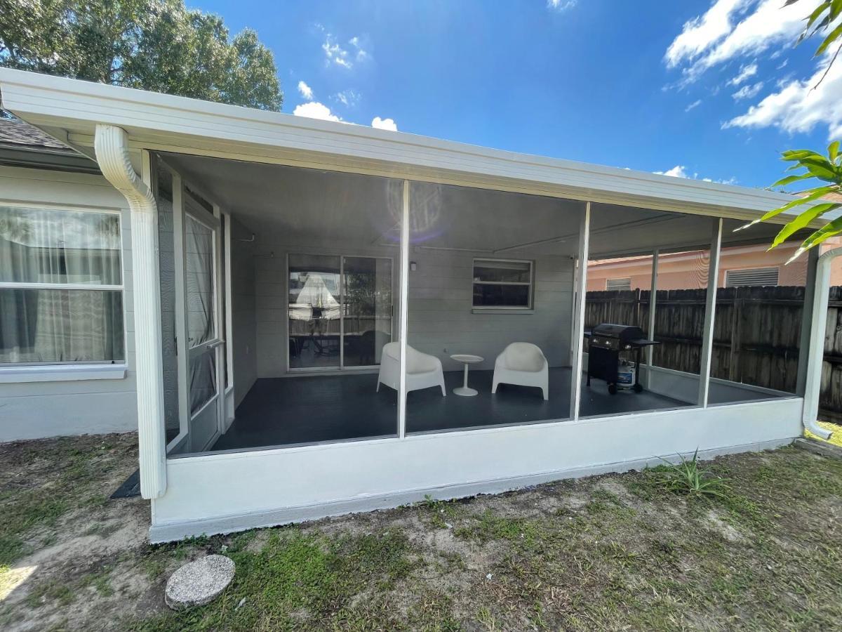 Cozy 3 Bedroom Close To Everything In Tampa! Tampa